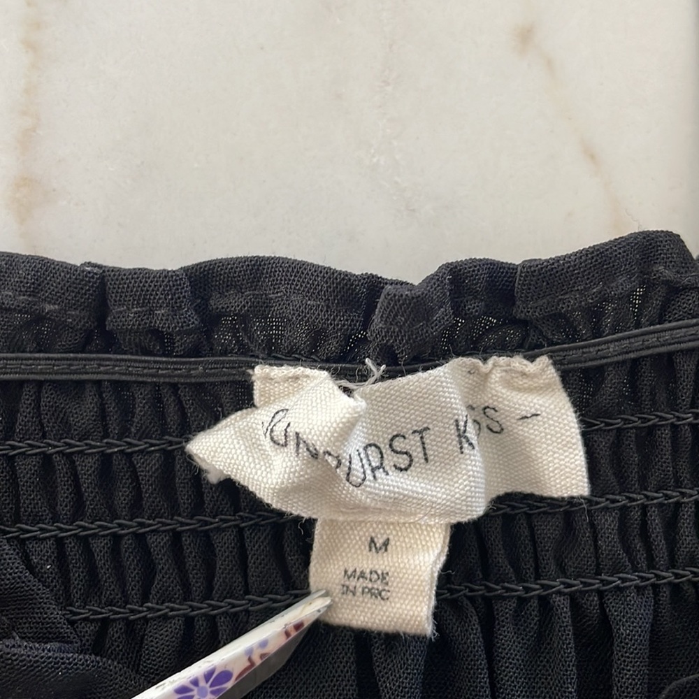 BEAUTIFUL DETAILS BLACK TOP - Picture 5 of 6